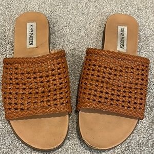 Steve madden guarache style slip on